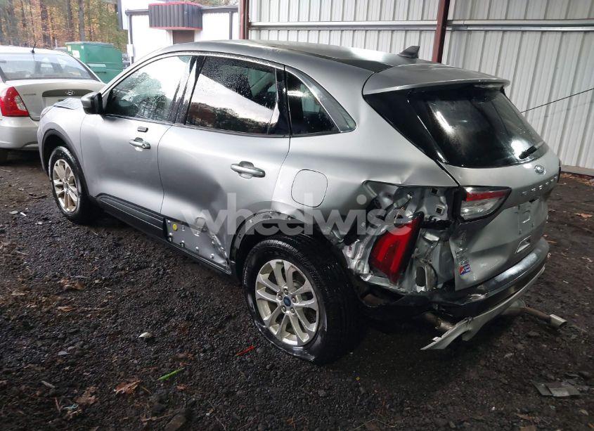 Photo 3 of 2021 Ford Escape SE (VIN 1FMCU9G63MUA28160)