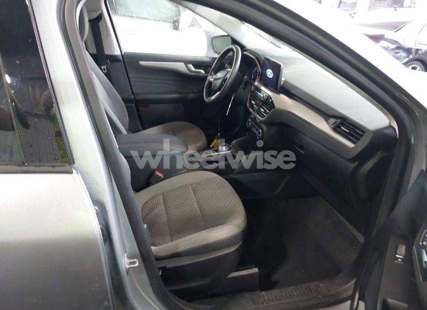 Photo 5 of 2021 Ford Escape SE (VIN 1FMCU9G63MUA28160)
