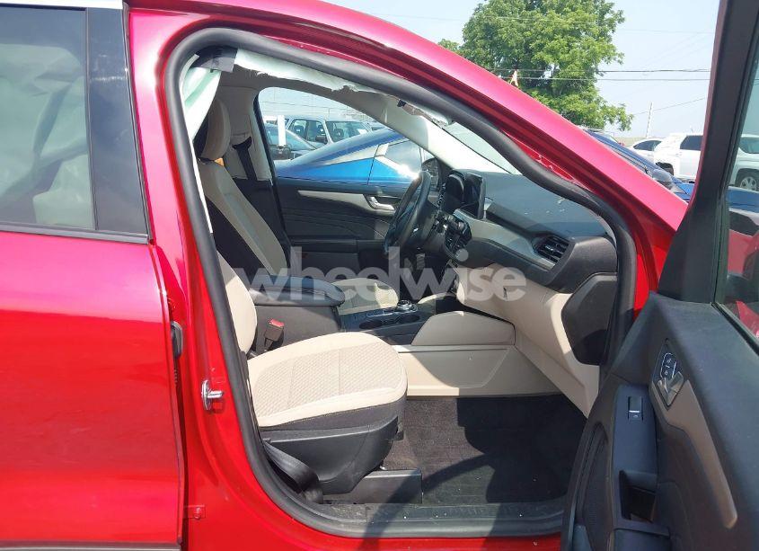 Photo 5 of 2021 Ford Escape SE (VIN 1FMCU9G63MUA92215)