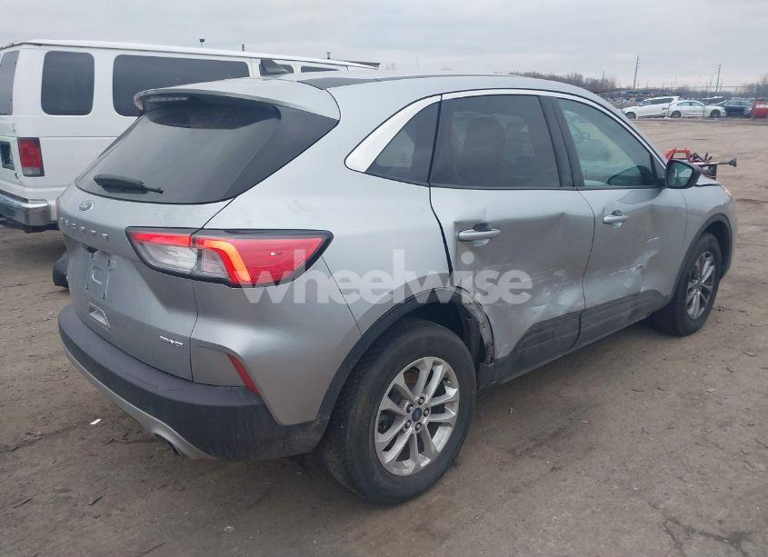 Photo 4 of 2022 Ford Escape SE (VIN 1FMCU9G63NUA32663)