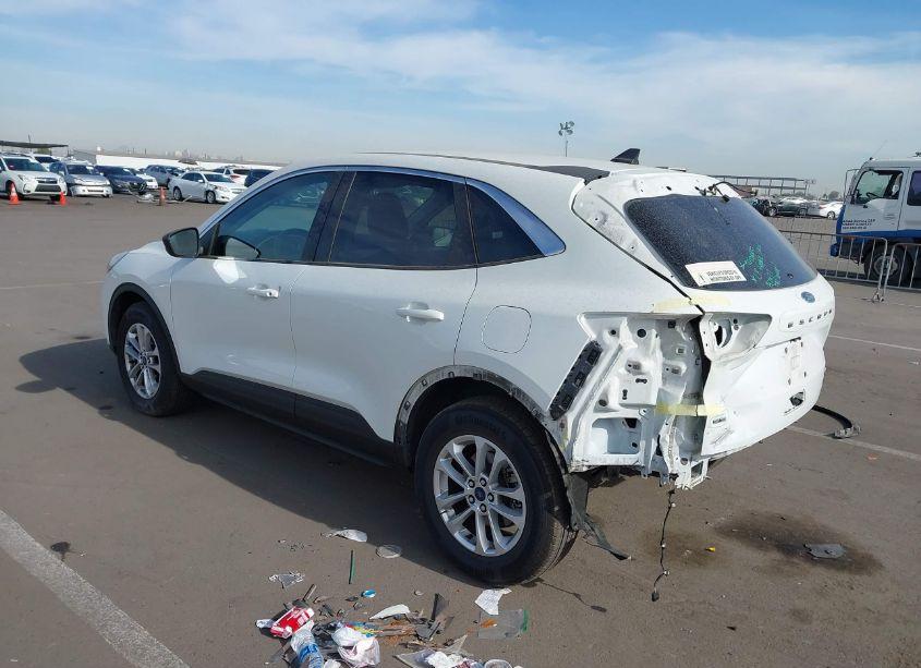 Photo 3 of 2022 Ford Escape SE (VIN 1FMCU9G63NUA60463)