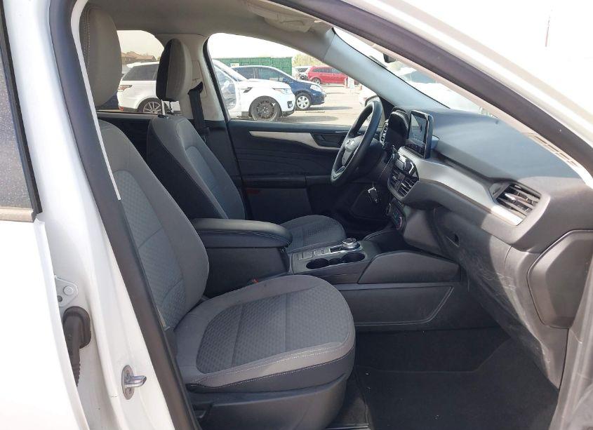 Photo 5 of 2022 Ford Escape SE (VIN 1FMCU9G63NUA60463)