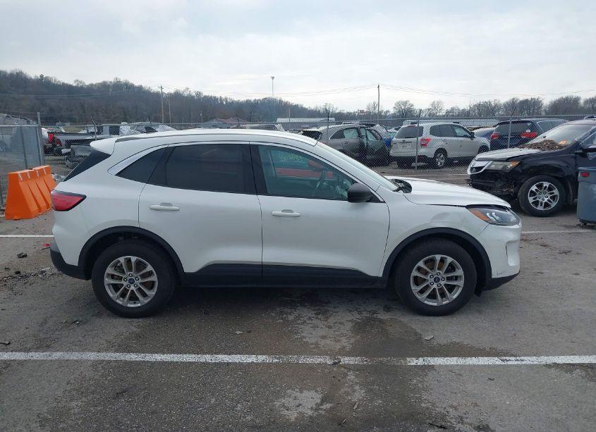 Photo 13 of 2022 Ford Escape SE (VIN 1FMCU9G63NUA60897)