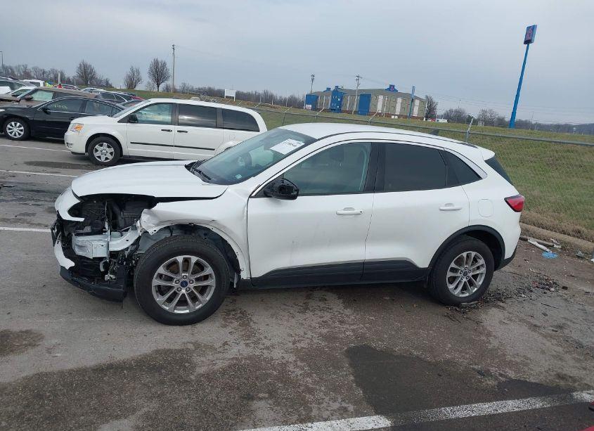 Photo 14 of 2022 Ford Escape SE (VIN 1FMCU9G63NUA60897)