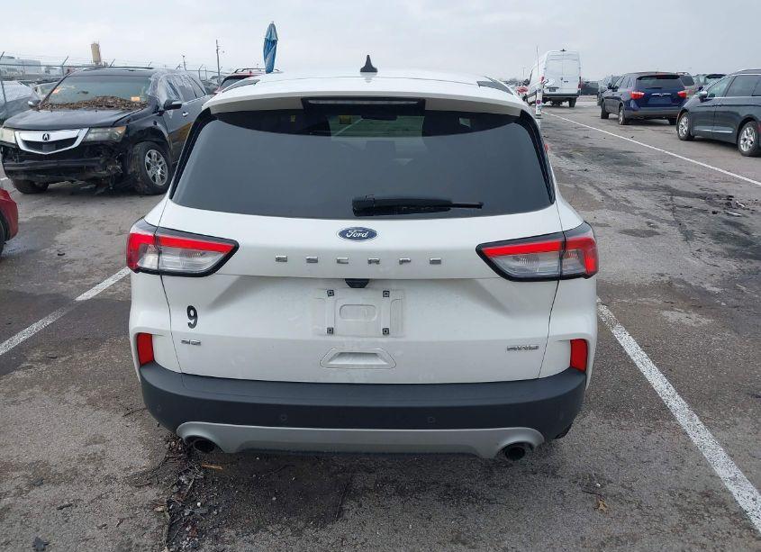 Photo 16 of 2022 Ford Escape SE (VIN 1FMCU9G63NUA60897)