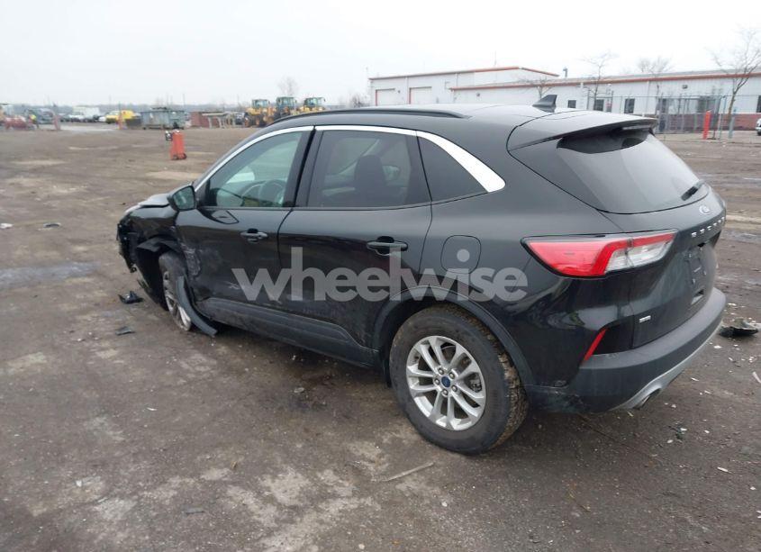 Photo 3 of 2022 Ford Escape SE (VIN 1FMCU9G63NUA99098)