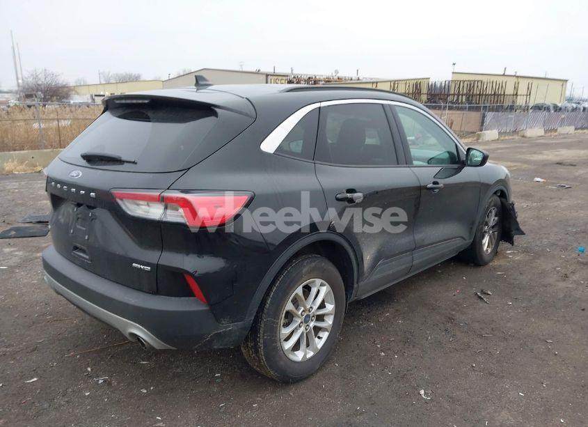 Photo 4 of 2022 Ford Escape SE (VIN 1FMCU9G63NUA99098)