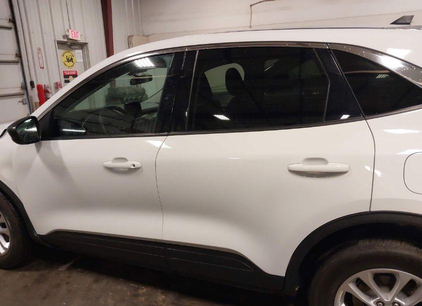Photo 14 of 2022 Ford Escape SE (VIN 1FMCU9G63NUB07166)