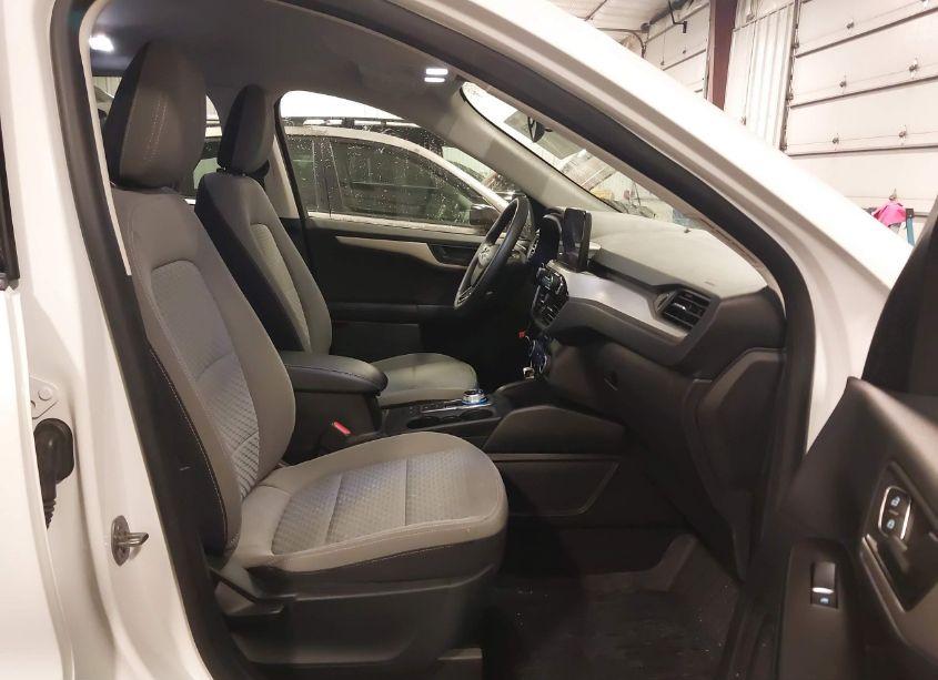 Photo 5 of 2022 Ford Escape SE (VIN 1FMCU9G63NUB07166)