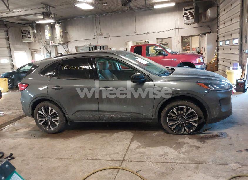 Photo 13 of 2022 Ford Escape SE (VIN 1FMCU9G63NUB20208)
