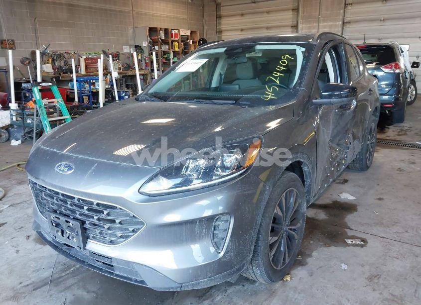 Photo 2 of 2022 Ford Escape SE (VIN 1FMCU9G63NUB20208)