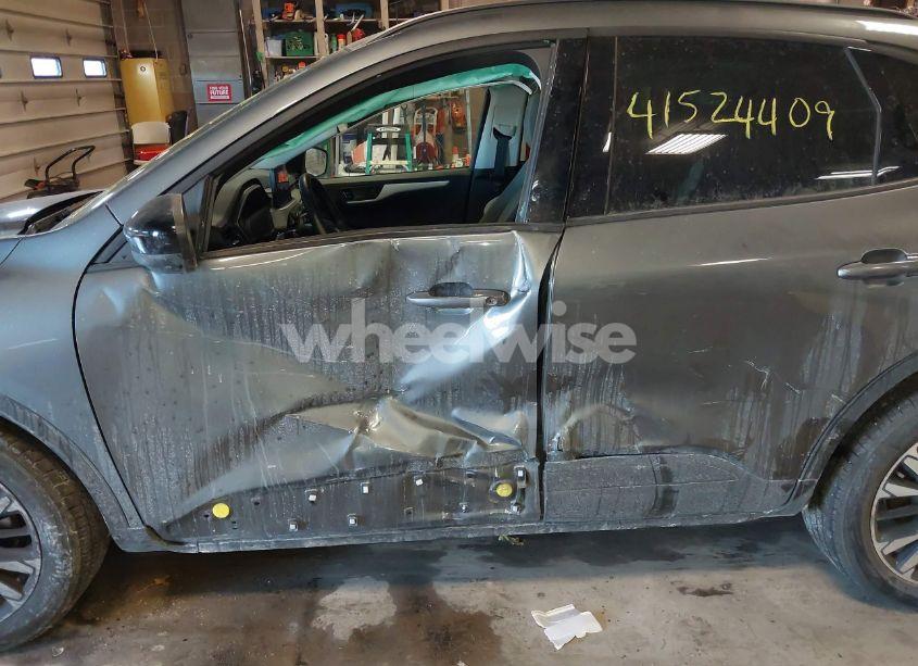 Photo 6 of 2022 Ford Escape SE (VIN 1FMCU9G63NUB20208)