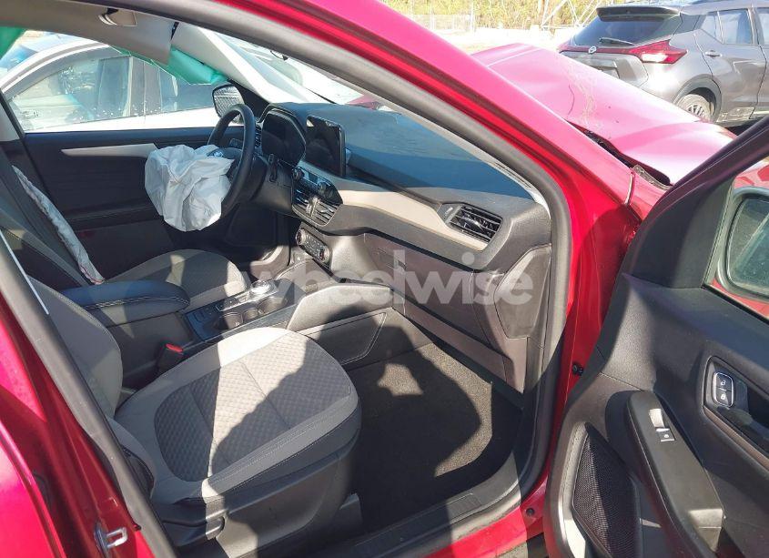 Photo 5 of 2022 Ford Escape SE (VIN 1FMCU9G63NUB59896)