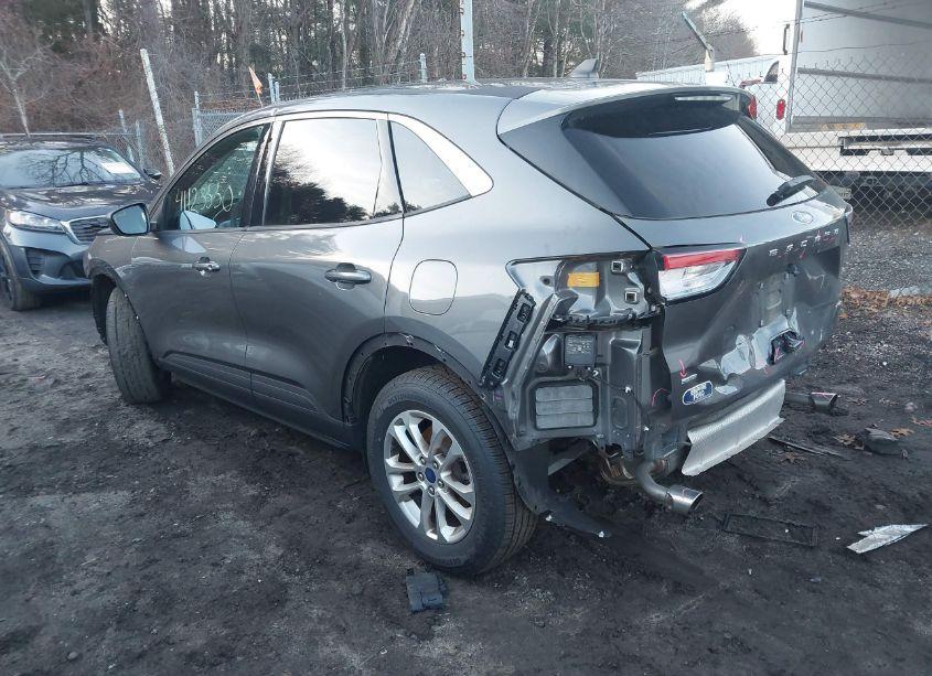 Photo 3 of 2022 Ford Escape SE (VIN 1FMCU9G63NUB81445)