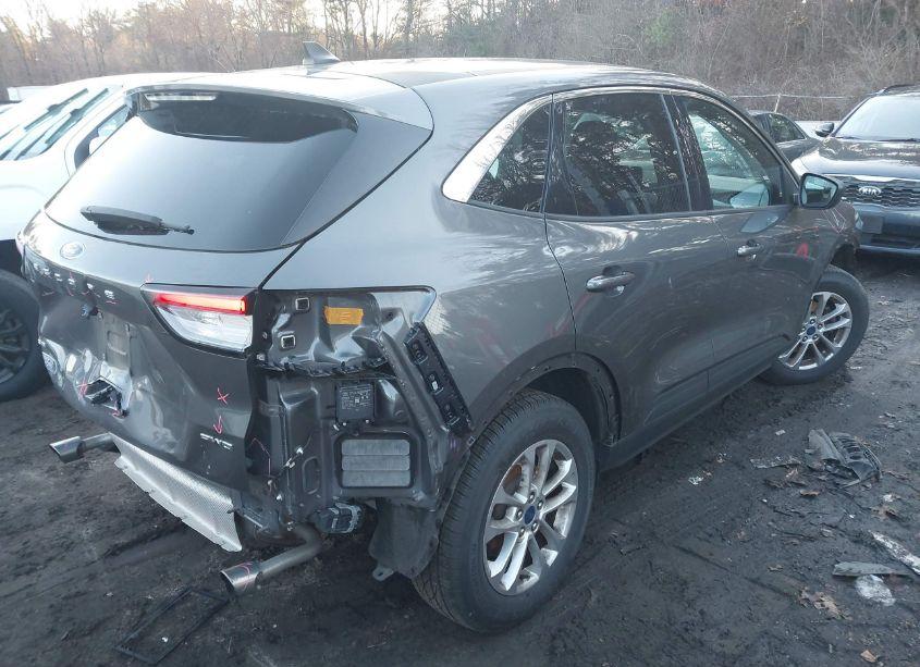 Photo 4 of 2022 Ford Escape SE (VIN 1FMCU9G63NUB81445)