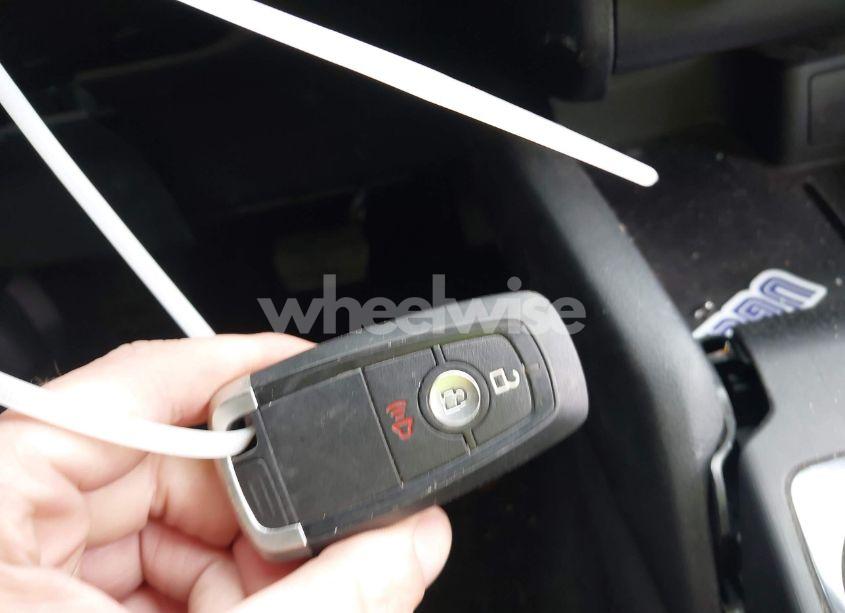 Photo 11 of 2020 Ford Escape SE (VIN 1FMCU9G64LUA25167)