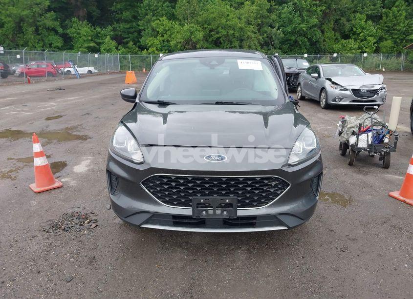 Photo 13 of 2020 Ford Escape SE (VIN 1FMCU9G64LUA25167)