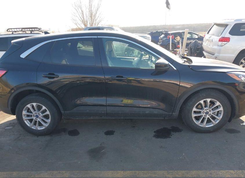 Photo 13 of 2020 Ford Escape SE (VIN 1FMCU9G64LUA44625)