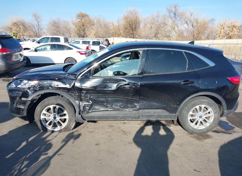 Photo 14 of 2020 Ford Escape SE (VIN 1FMCU9G64LUA44625)