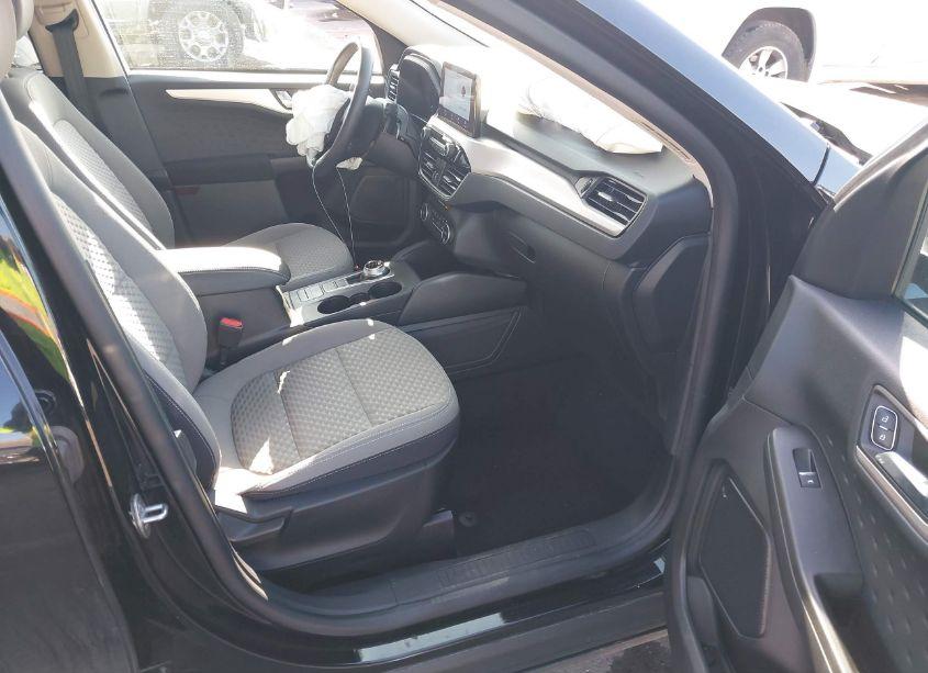 Photo 5 of 2020 Ford Escape SE (VIN 1FMCU9G64LUA44625)