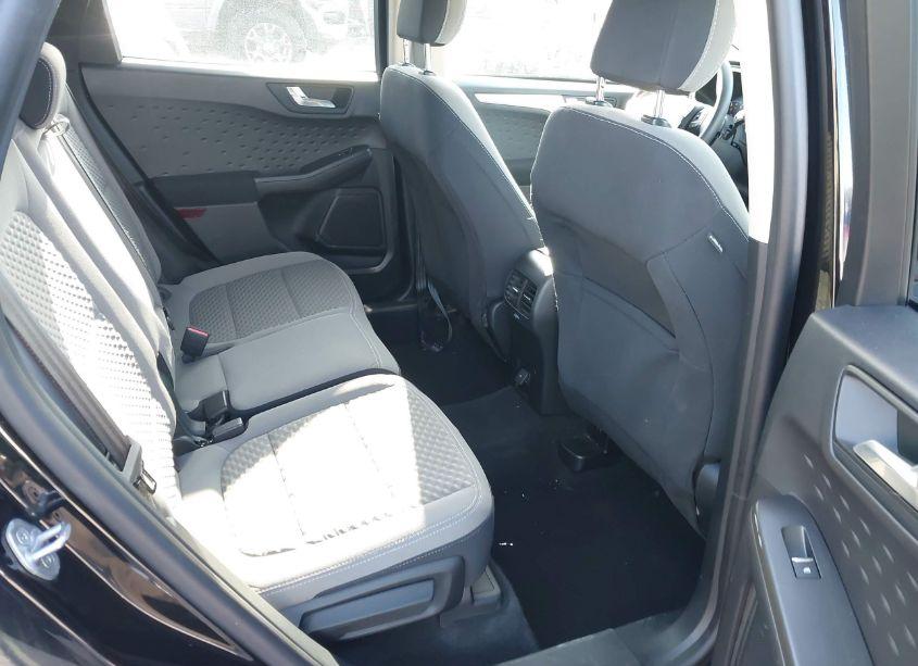 Photo 8 of 2020 Ford Escape SE (VIN 1FMCU9G64LUA44625)