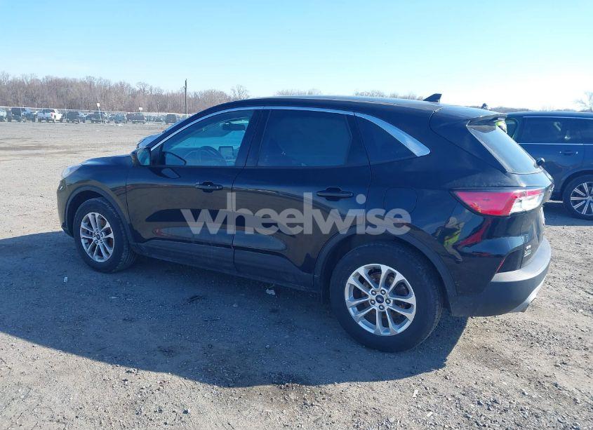 Photo 14 of 2020 Ford Escape SE (VIN 1FMCU9G64LUA95302)