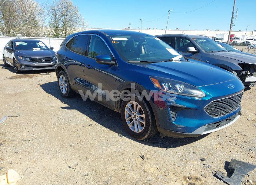 2020 Ford Escape SE (VIN 1FMCU9G64LUB00871) main photo