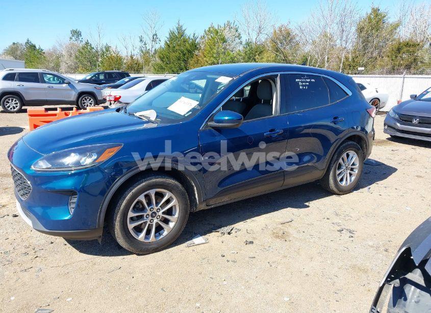 Photo 14 of 2020 Ford Escape SE (VIN 1FMCU9G64LUB00871)