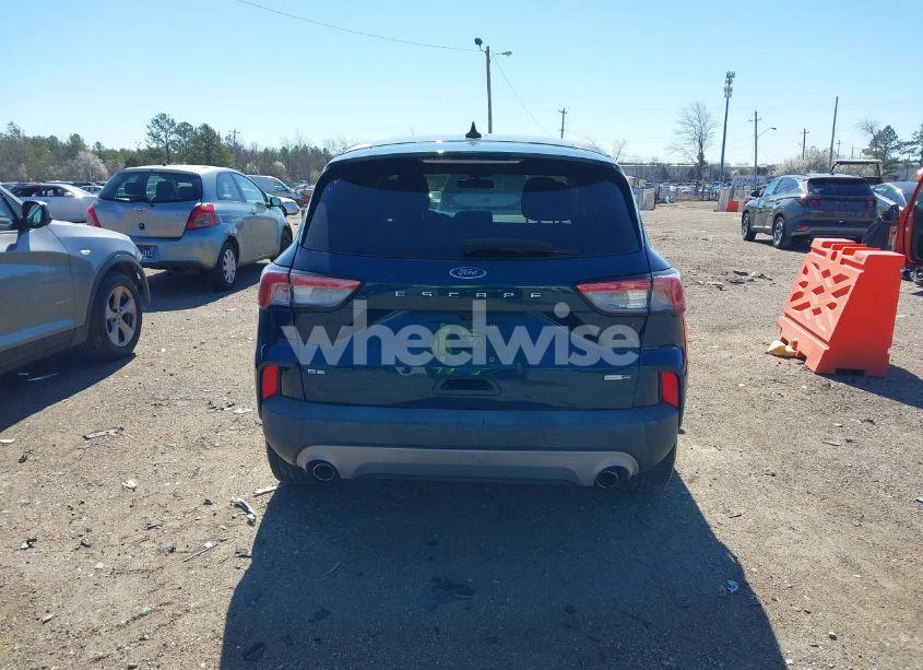 Photo 16 of 2020 Ford Escape SE (VIN 1FMCU9G64LUB00871)