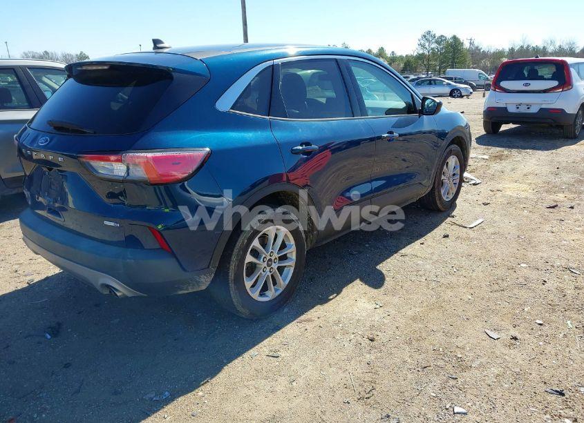 Photo 4 of 2020 Ford Escape SE (VIN 1FMCU9G64LUB00871)