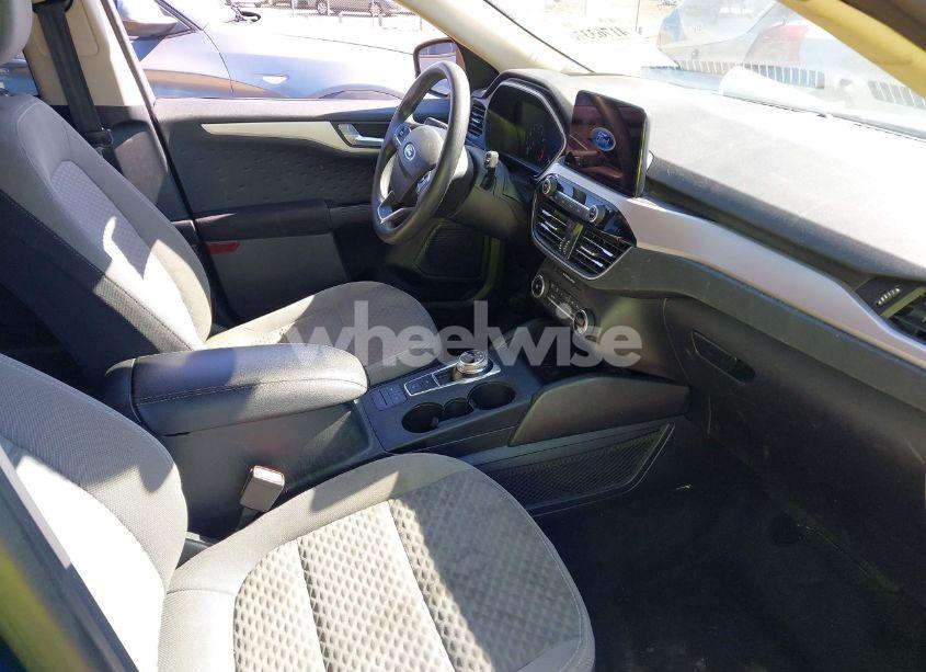 Photo 5 of 2020 Ford Escape SE (VIN 1FMCU9G64LUB00871)