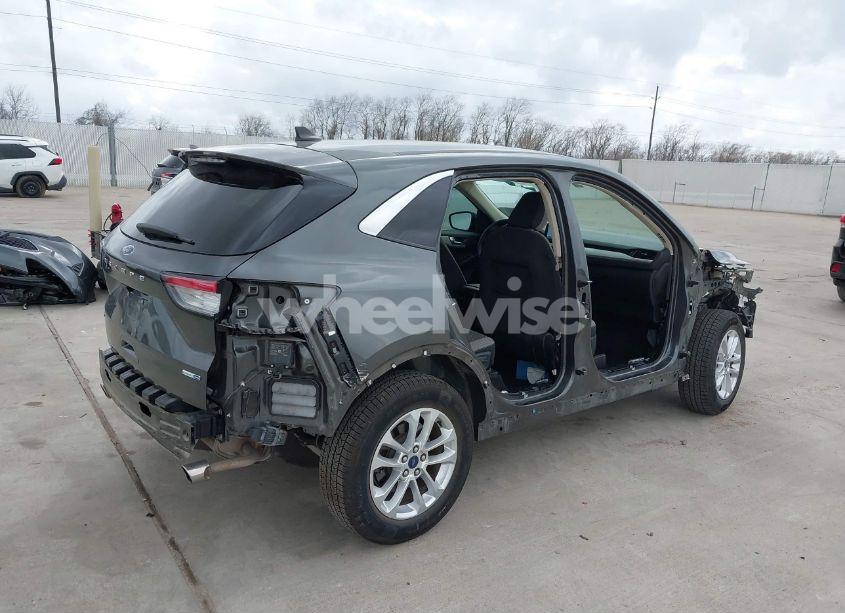 Photo 4 of 2020 Ford Escape SE (VIN 1FMCU9G64LUB85887)