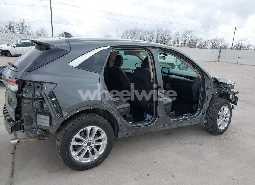 Photo 6 of 2020 Ford Escape SE (VIN 1FMCU9G64LUB85887)
