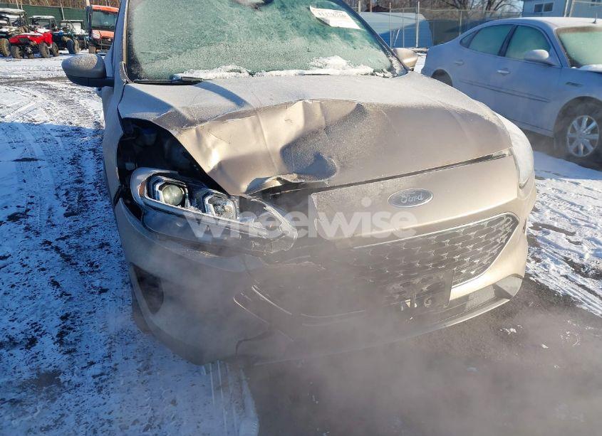 Photo 6 of 2020 Ford Escape SE (VIN 1FMCU9G64LUC23540)