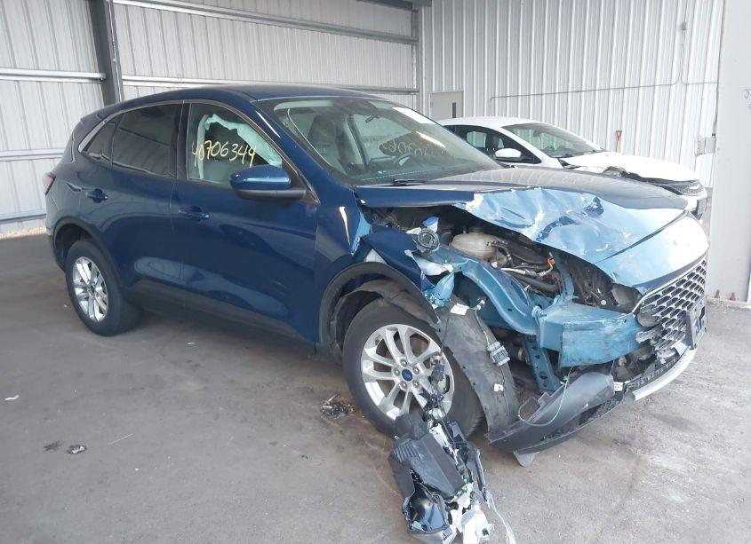 2020 Ford Escape SE (VIN 1FMCU9G64LUC52875) main photo