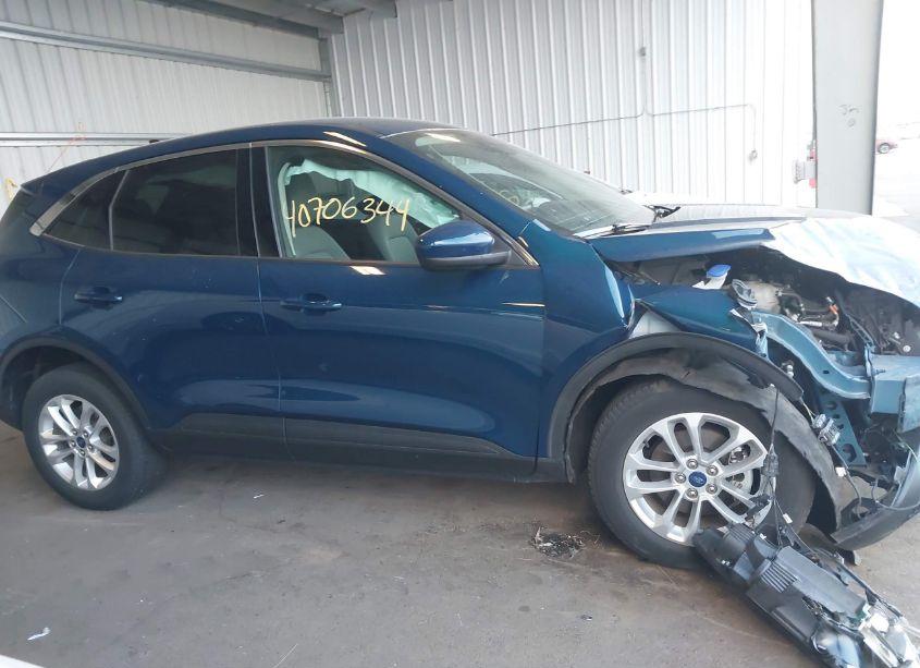 Photo 13 of 2020 Ford Escape SE (VIN 1FMCU9G64LUC52875)