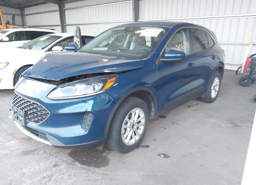 Photo 2 of 2020 Ford Escape SE (VIN 1FMCU9G64LUC52875)