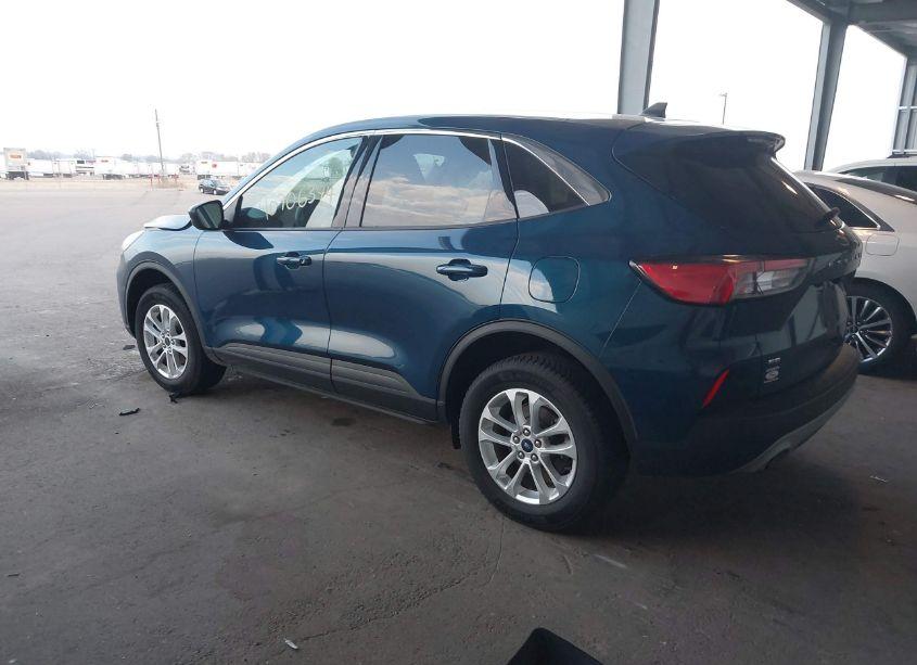 Photo 3 of 2020 Ford Escape SE (VIN 1FMCU9G64LUC52875)