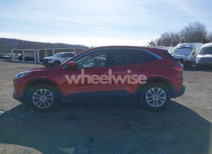 Photo 14 of 2020 Ford Escape SE (VIN 1FMCU9G64LUC63195)