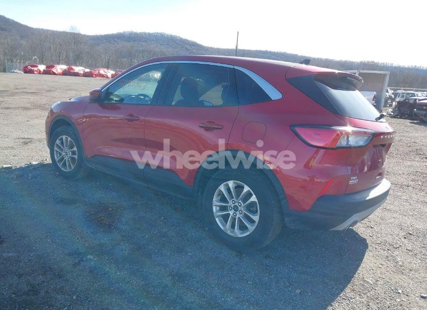Photo 3 of 2020 Ford Escape SE (VIN 1FMCU9G64LUC63195)