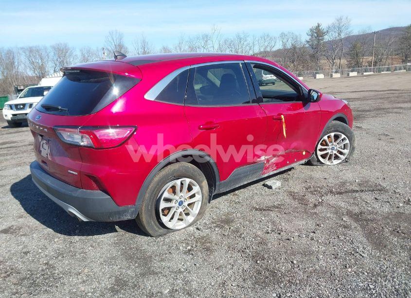 Photo 4 of 2020 Ford Escape SE (VIN 1FMCU9G64LUC63195)
