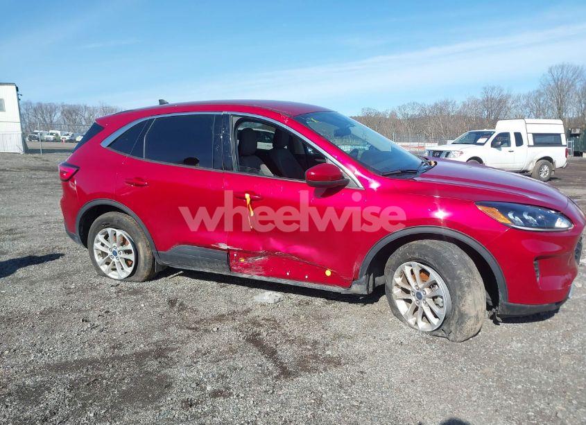 Photo 6 of 2020 Ford Escape SE (VIN 1FMCU9G64LUC63195)