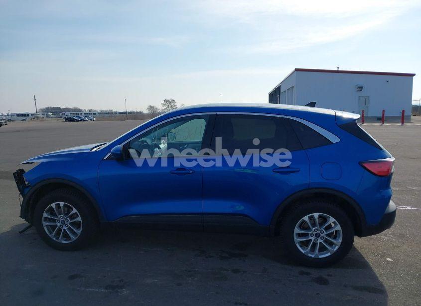 Photo 15 of 2021 Ford Escape SE (VIN 1FMCU9G64MUA48689)
