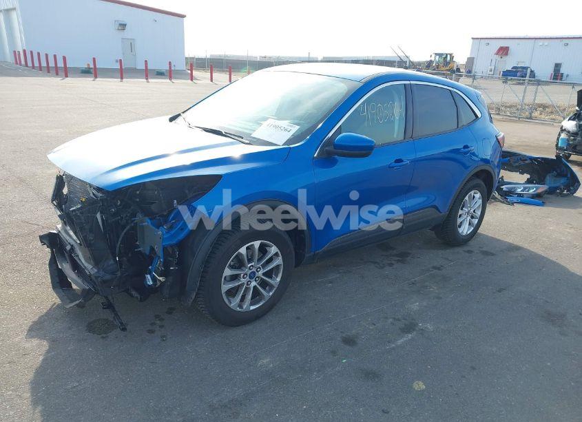Photo 2 of 2021 Ford Escape SE (VIN 1FMCU9G64MUA48689)