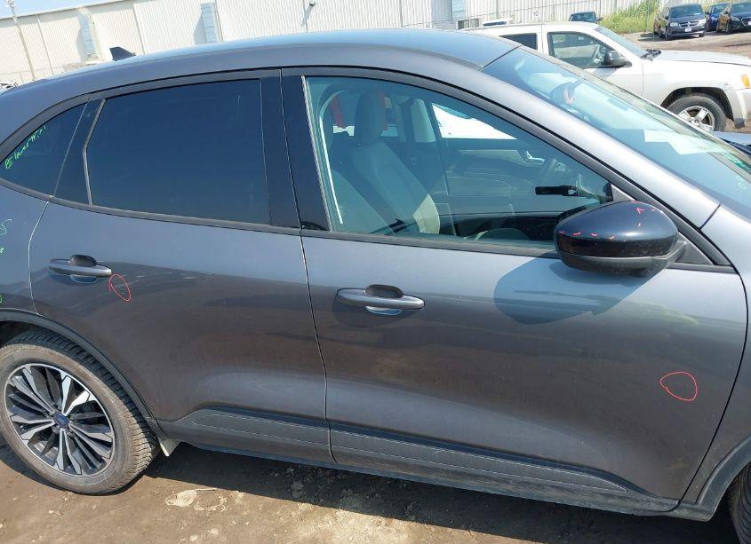 Photo 13 of 2021 Ford Escape SE (VIN 1FMCU9G64MUA50409)