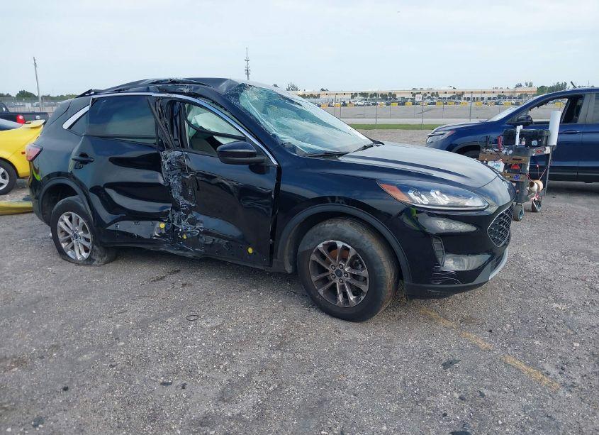 Photo 6 of 2021 Ford Escape SE (VIN 1FMCU9G64MUA87248)