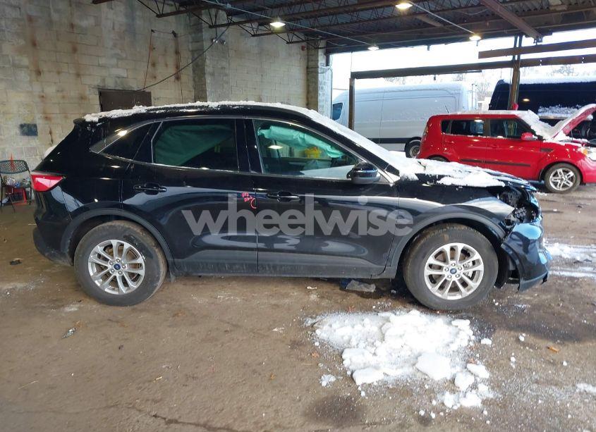 Photo 13 of 2021 Ford Escape SE (VIN 1FMCU9G64MUB16053)