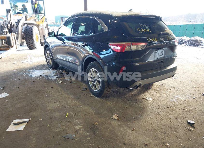 Photo 3 of 2021 Ford Escape SE (VIN 1FMCU9G64MUB16053)