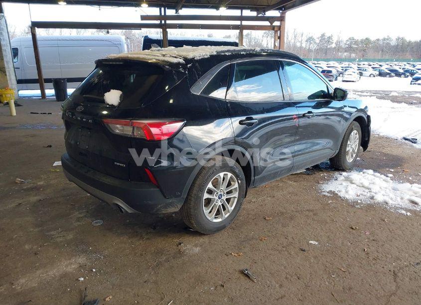 Photo 4 of 2021 Ford Escape SE (VIN 1FMCU9G64MUB16053)