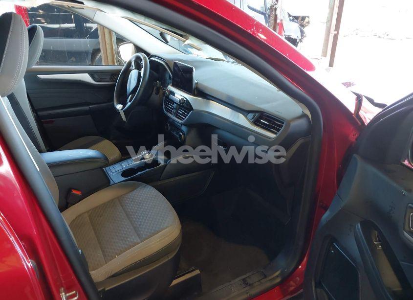 Photo 5 of 2022 Ford Escape SE (VIN 1FMCU9G64NUA01499)
